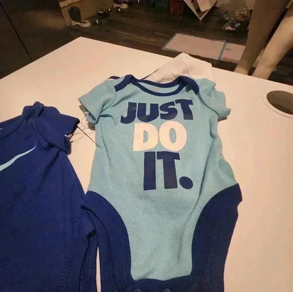 NIKE 3 PIECE ONSIES 3 MONTHS - Picture 2 of 4